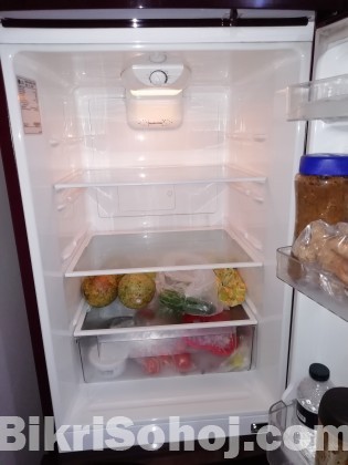 LG refrigerator (LG ফ্রীজ)